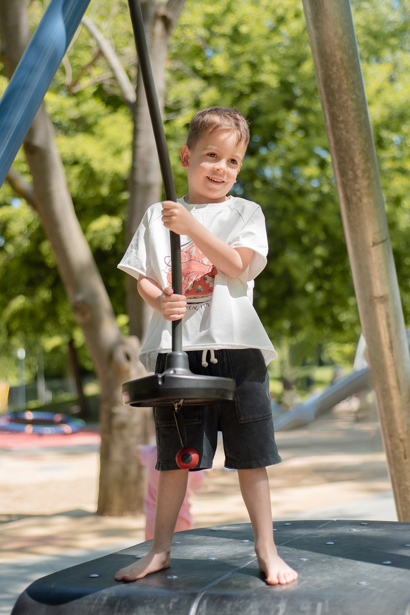 Chlapecké tričko MINIKID – bílé s potiskem, pohodlné pro každý den